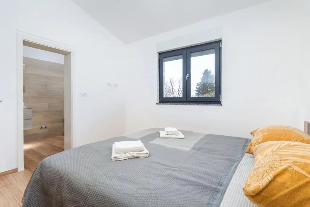 Villa 9 Marcana