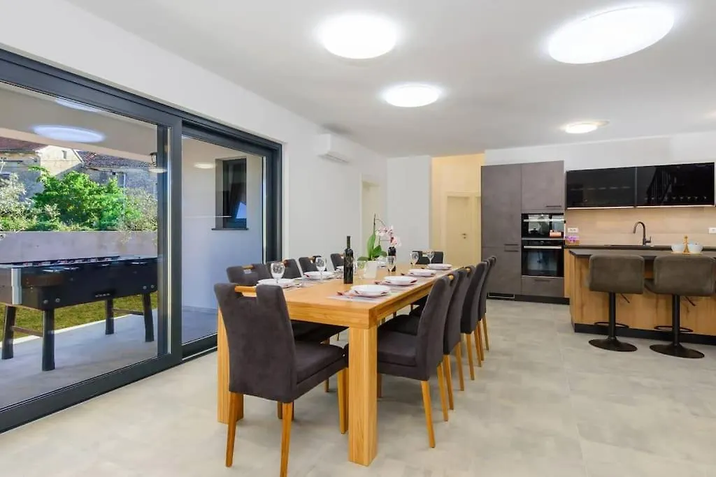 Villa 9 Marcana