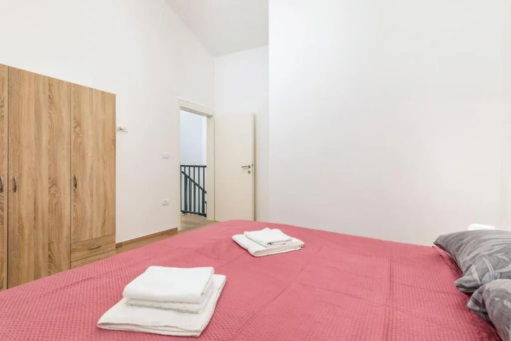 Villa 9 Marcana