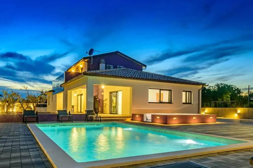 Villa 9 Marcana