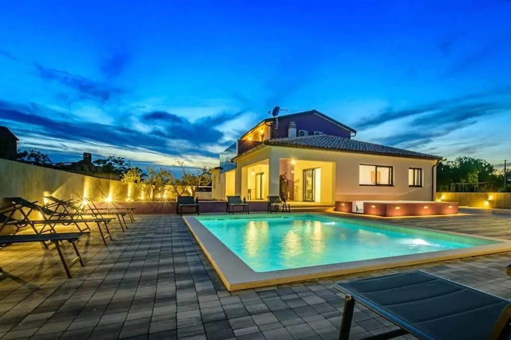 Villa 9 Marcana