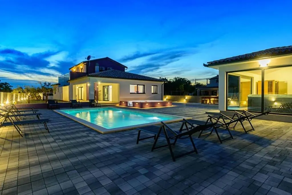 Villa 9 Marcana