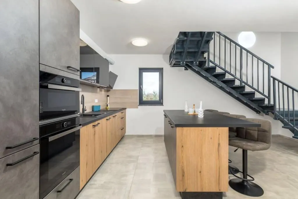 Villa 9 Marcana