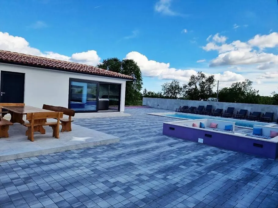 Villa 9 Marcana